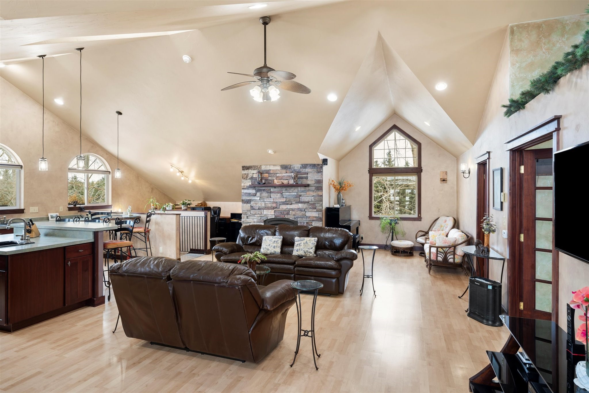 Kalispell, Montana 59901, United States, 2 Bedrooms Bedrooms, ,2 BathroomsBathrooms,Residential,Pending,60875