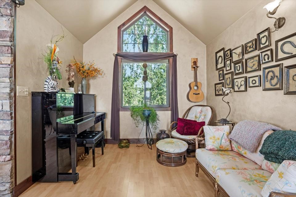 Kalispell, Montana 59901, United States, 2 Bedrooms Bedrooms, ,2 BathroomsBathrooms,Residential,Pending,60875