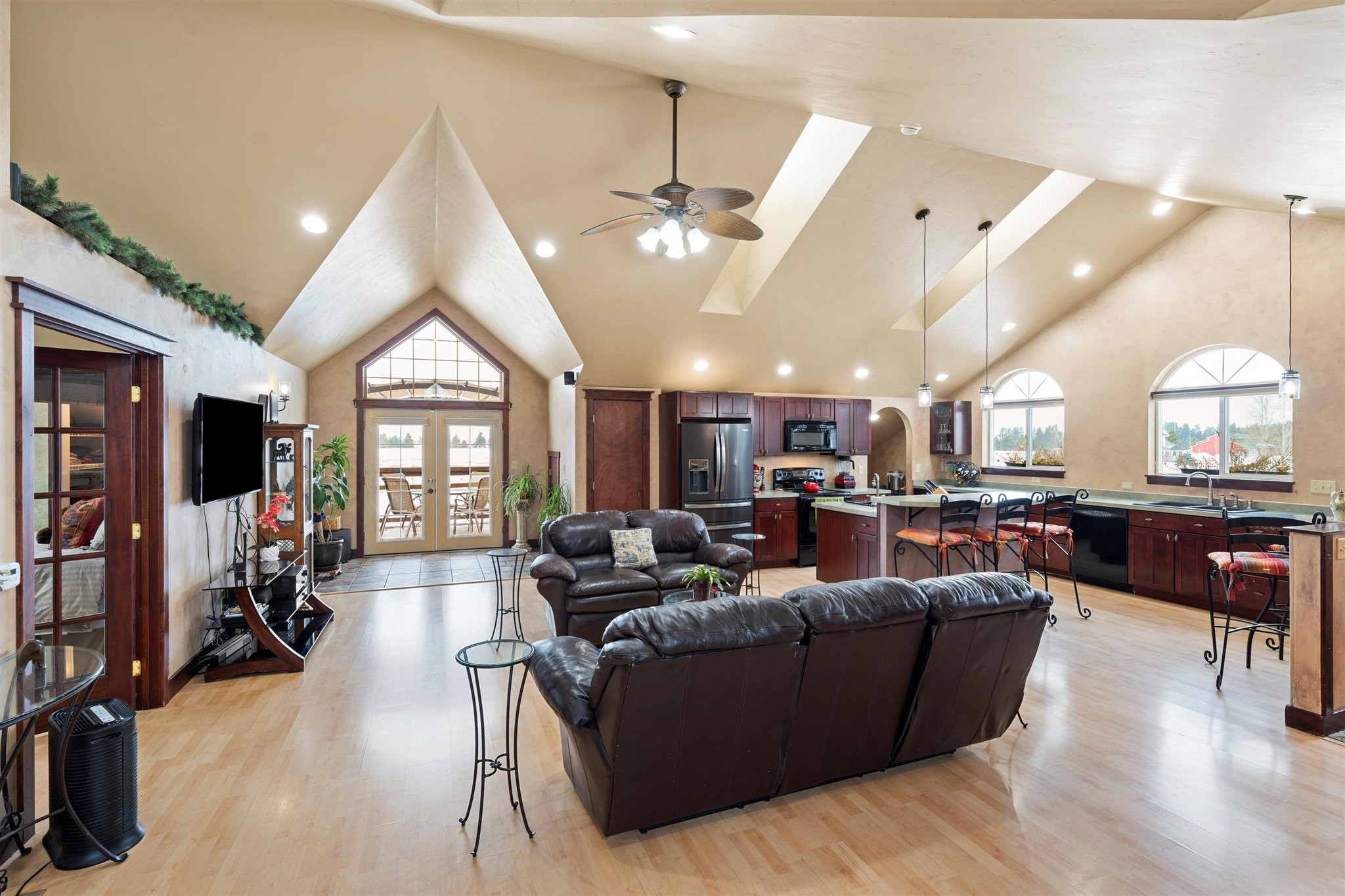 Kalispell, Montana 59901, United States, 2 Bedrooms Bedrooms, ,2 BathroomsBathrooms,Residential,Pending,60875