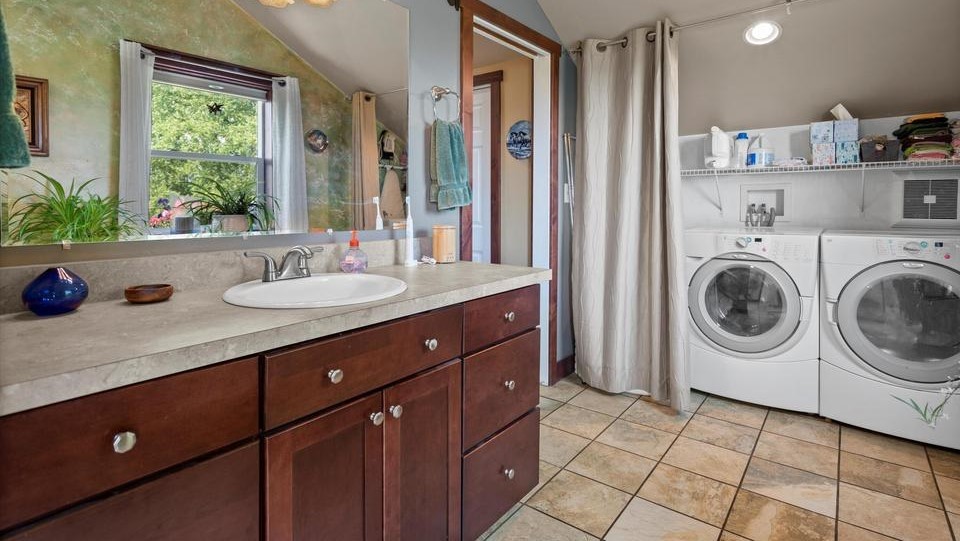 Kalispell, Montana 59901, United States, 2 Bedrooms Bedrooms, ,2 BathroomsBathrooms,Residential,Pending,60875