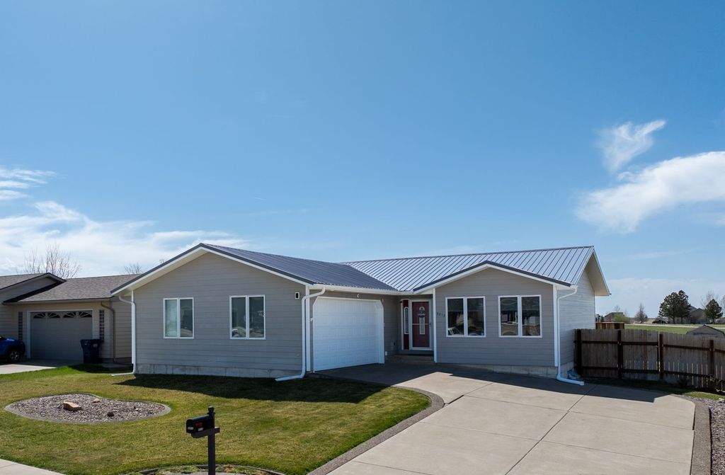 Photo of 3212 3A Street NE, Great Falls, MT 59404 (MLS # 30068440)