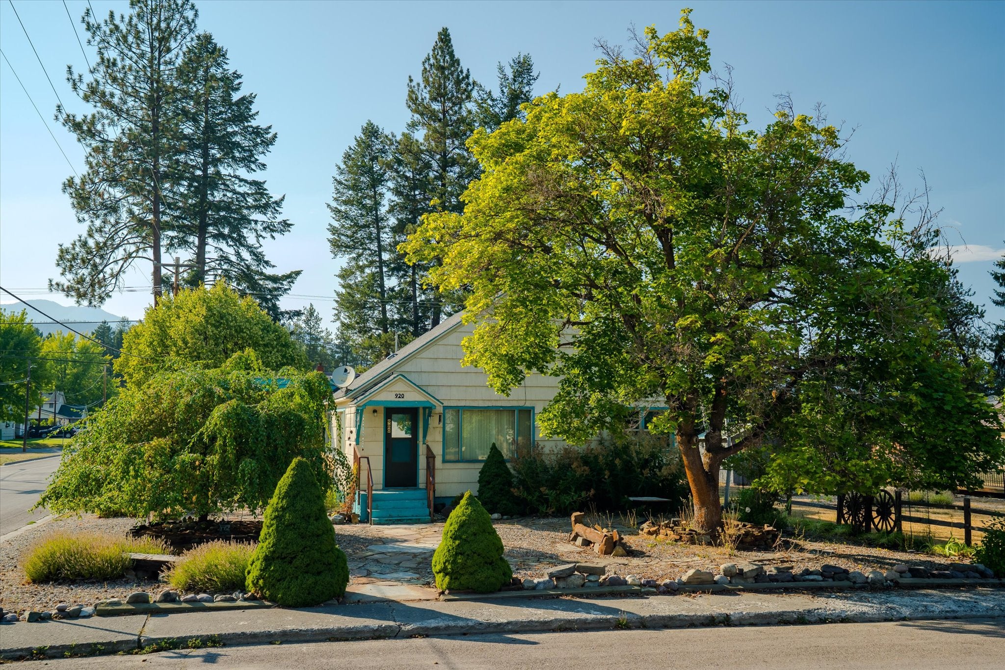 920 Main Avenue