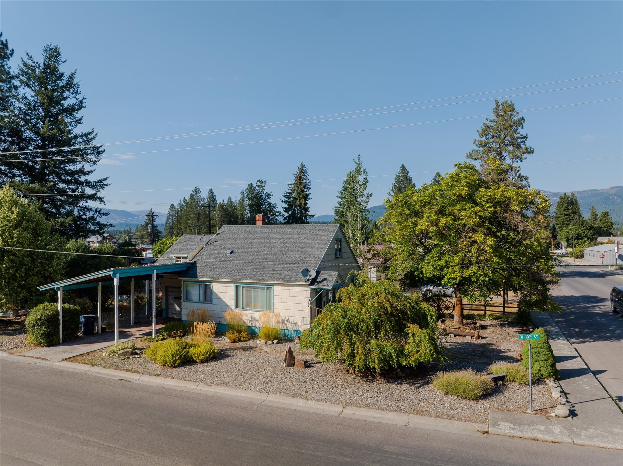 920 Main Avenue