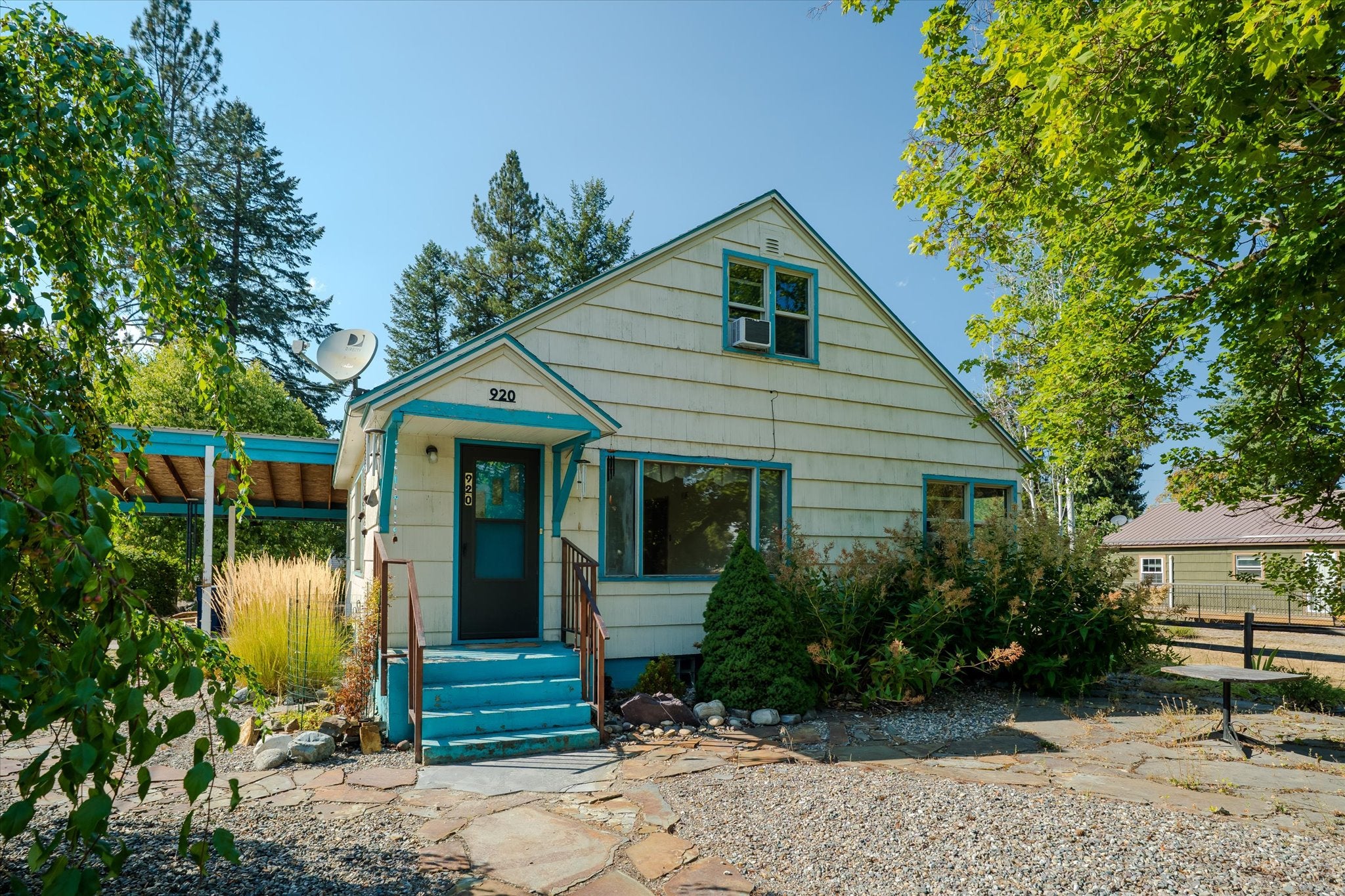 920 Main Avenue