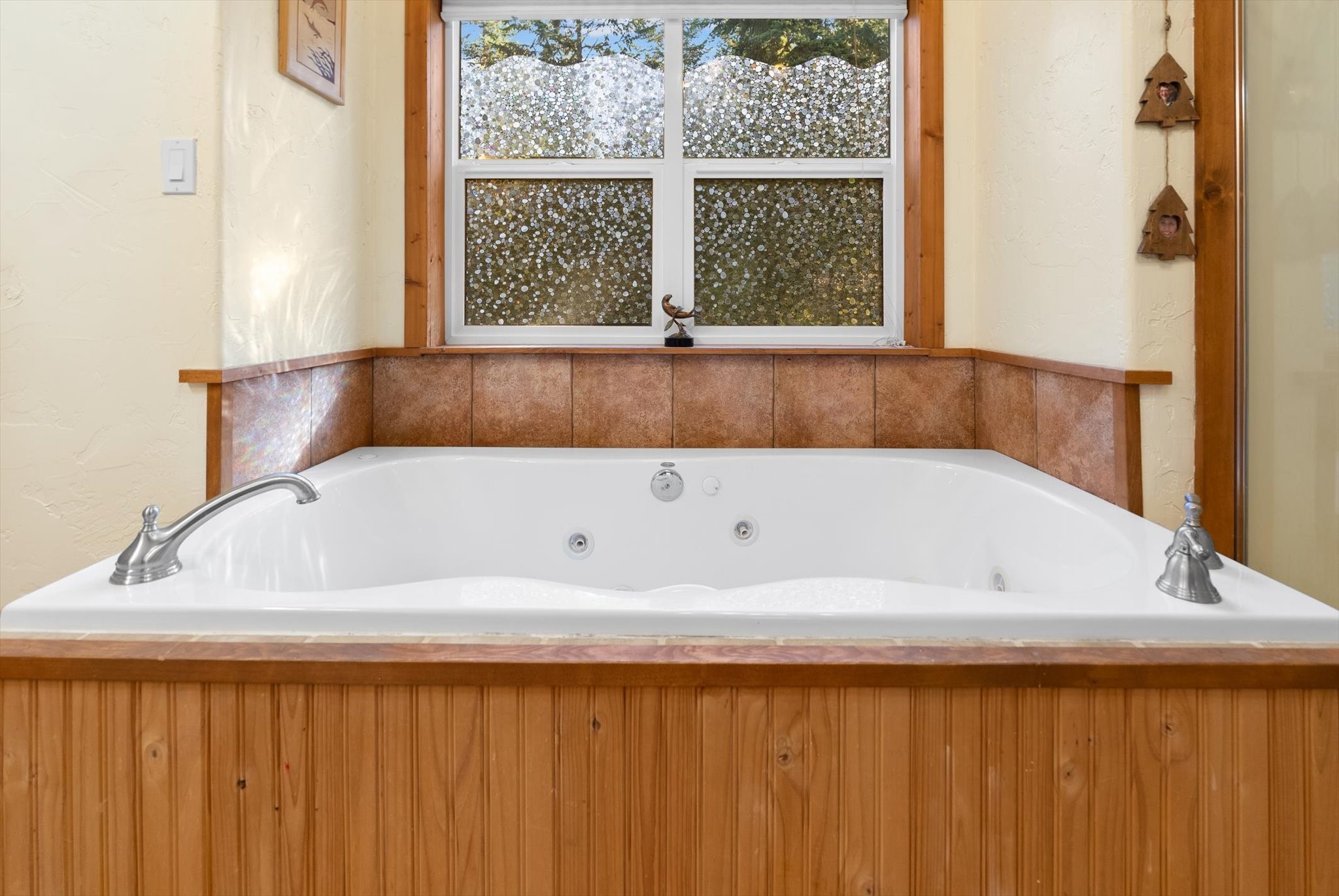 Bigfork, Montana 59911, United States, 4 Bedrooms Bedrooms, ,3 BathroomsBathrooms,Residential,Active,53109