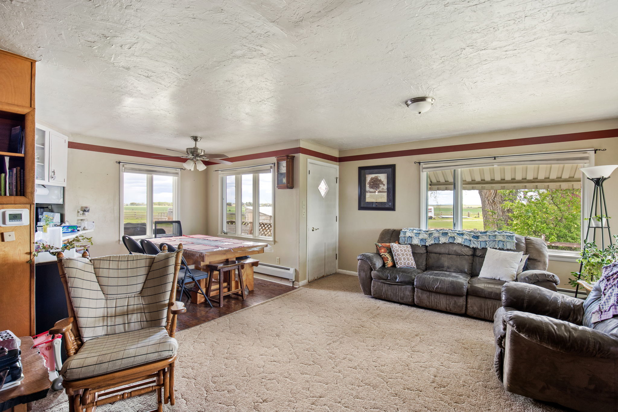 151 6th Lane NE