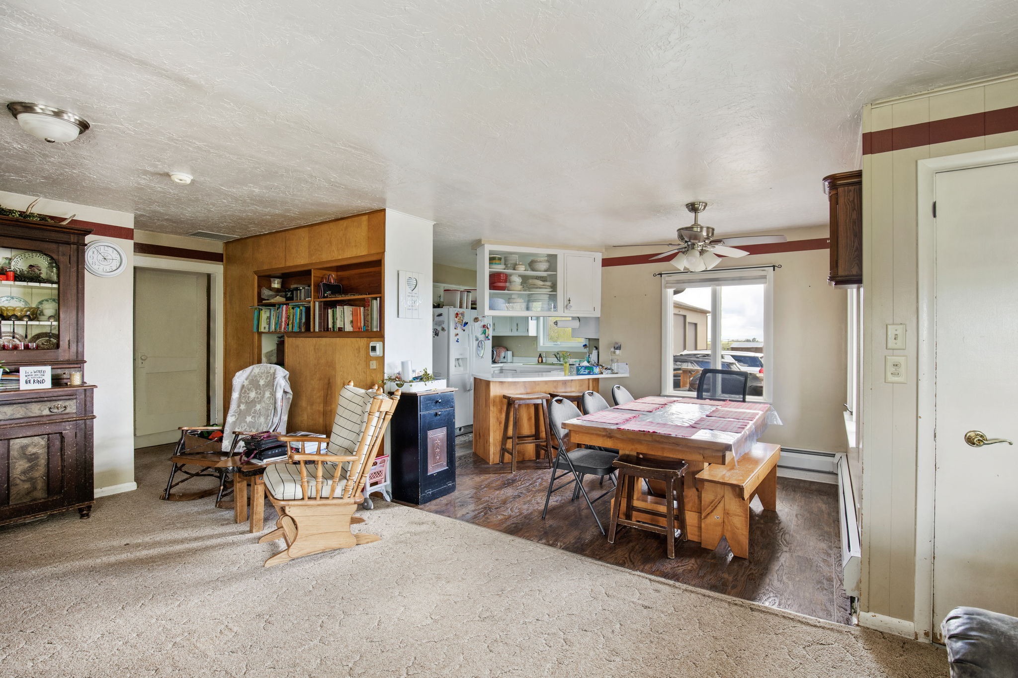 151 6th Lane NE