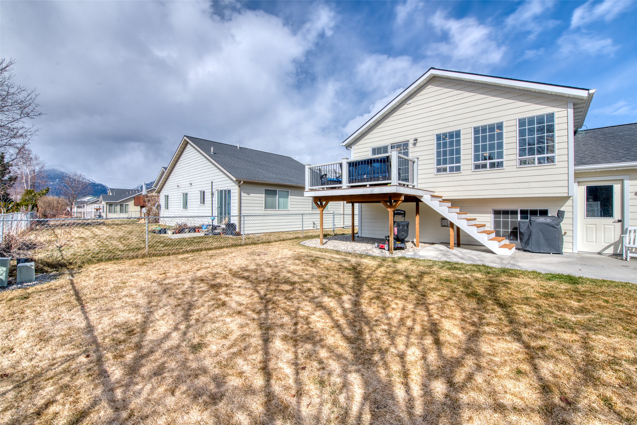 Hamilton, Montana 59840, United States, 4 Bedrooms Bedrooms, ,2 BathroomsBathrooms,Residential,Pending,89341