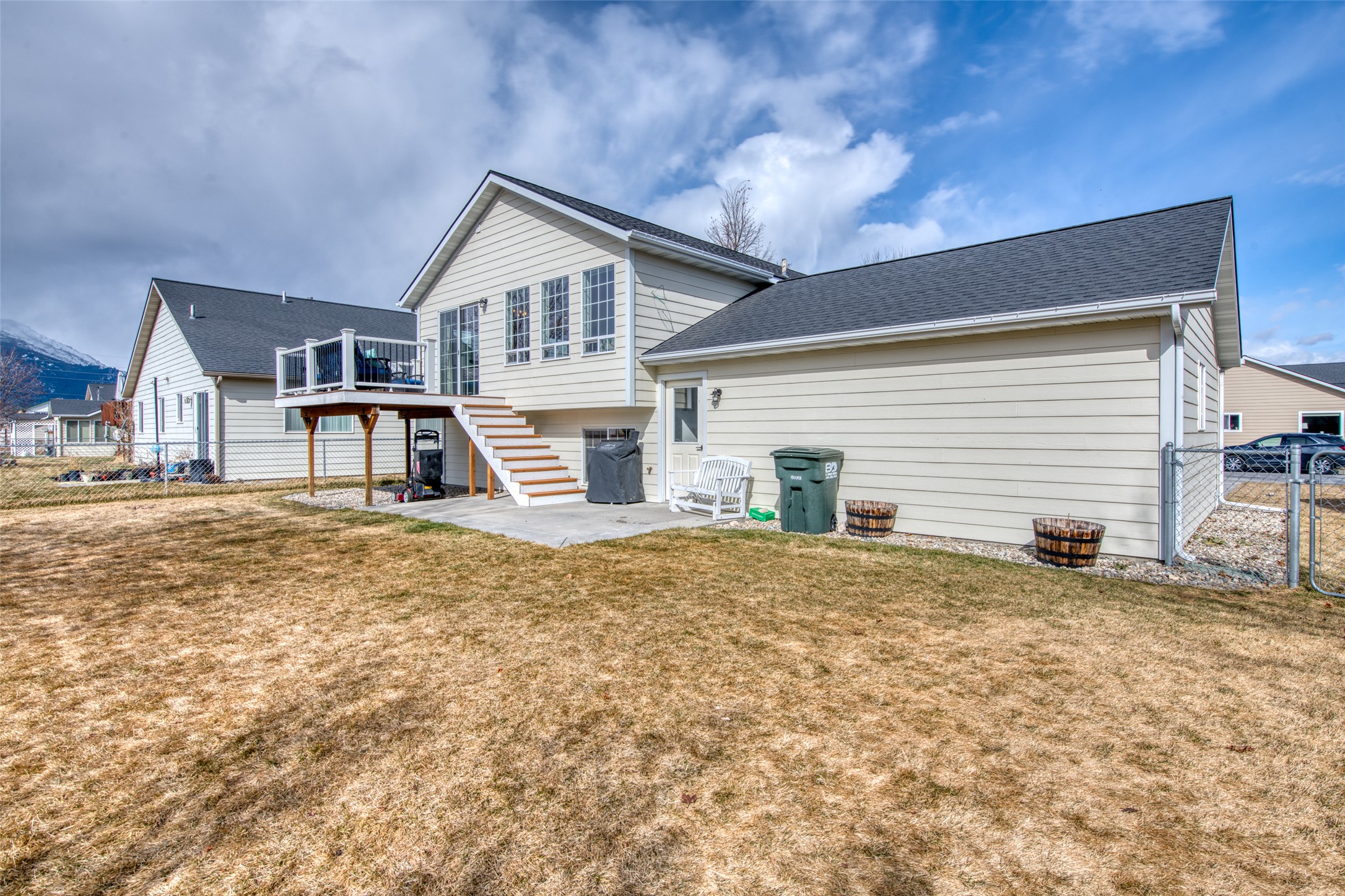 Hamilton, Montana 59840, United States, 4 Bedrooms Bedrooms, ,2 BathroomsBathrooms,Residential,Pending,89341