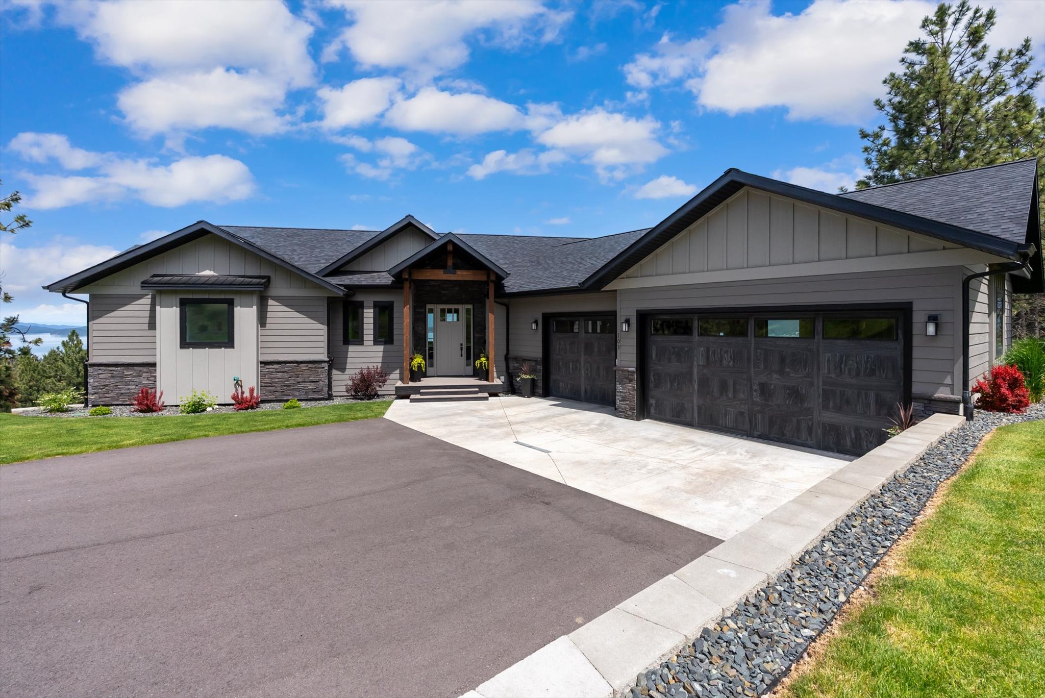 103 Southlake Crest