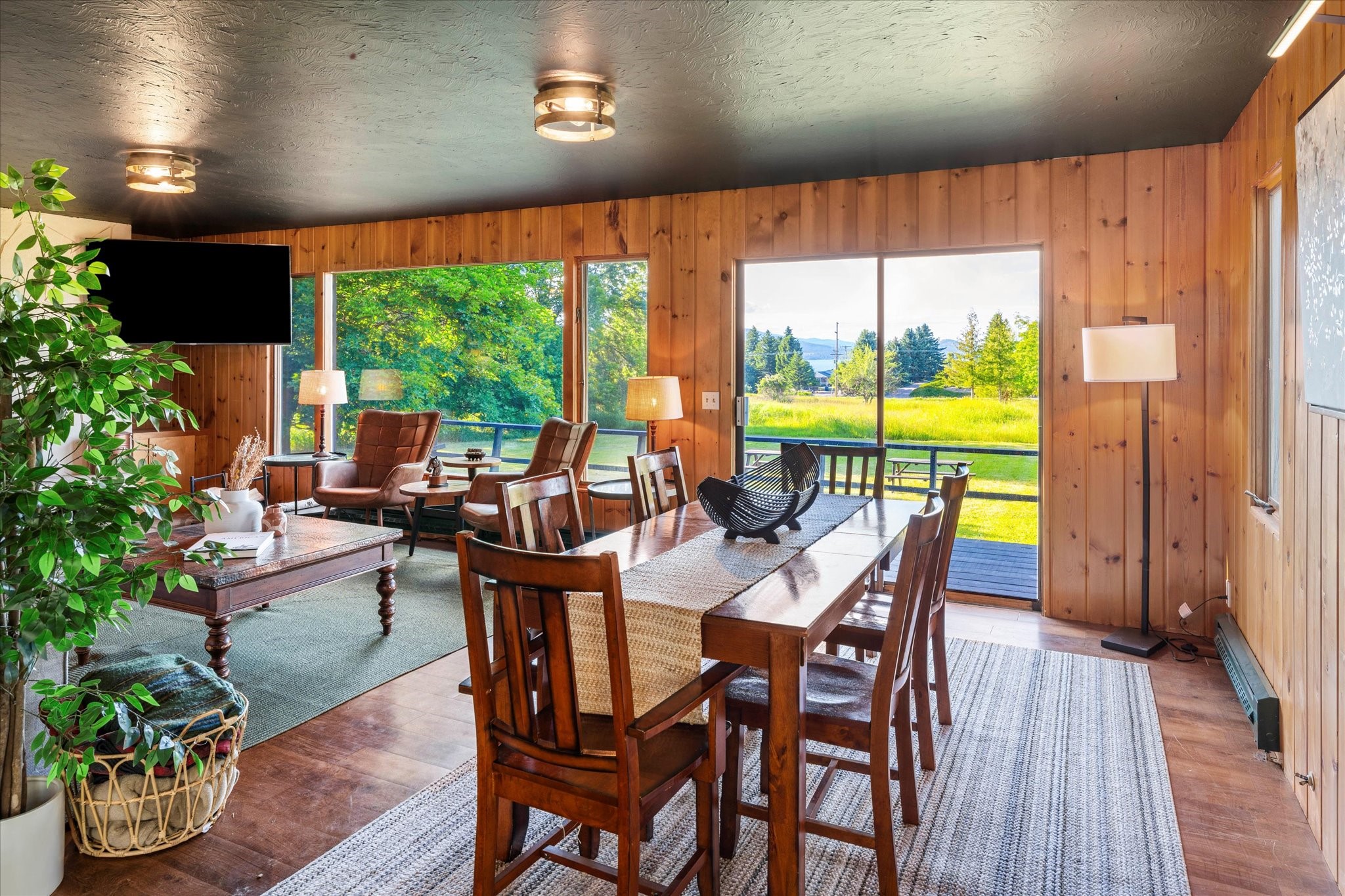 Polson, Montana 59860, United States, 3 Bedrooms Bedrooms, ,2 BathroomsBathrooms,Residential,Active,54316