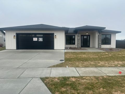 Photo of 155 Sage Grouse Way, Kalispell, MT 59901 (MLS # 30068026)