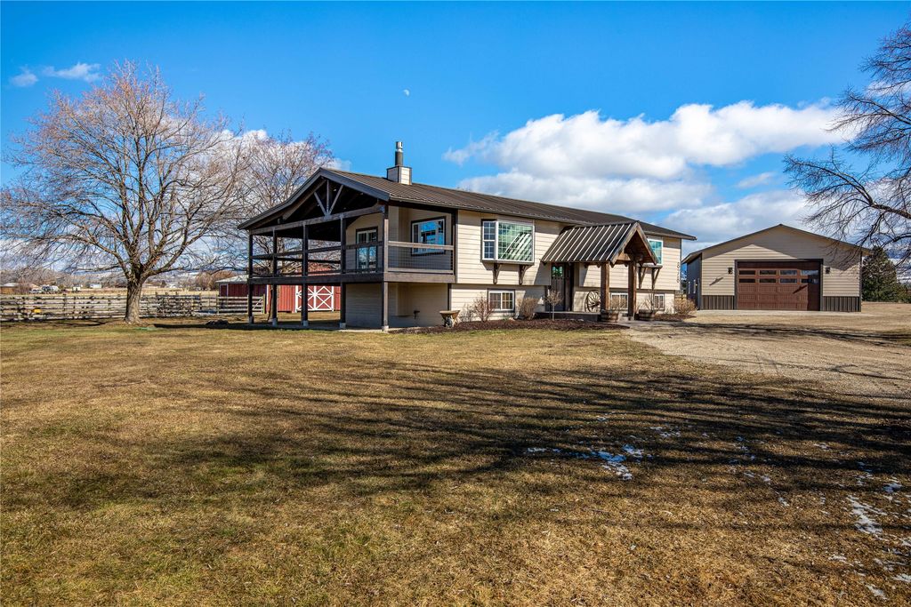 Photo of 878 S Sunset Bench Road, Stevensville, MT 59870 (MLS # 30066125)