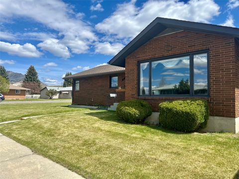 Photo of 2406 Gladstone Avenue, Butte, MT 59701 (MLS # 30070844)