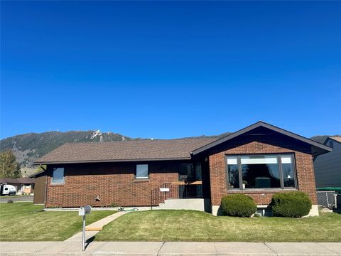 Tiny photo for 2406 Gladstone Avenue, Butte, MT 59701 (MLS # 30070844)