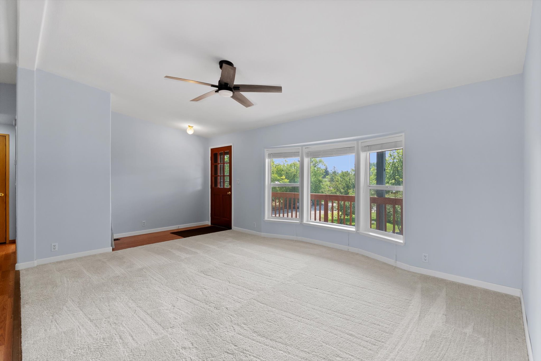 2100 Hummingbird Drive