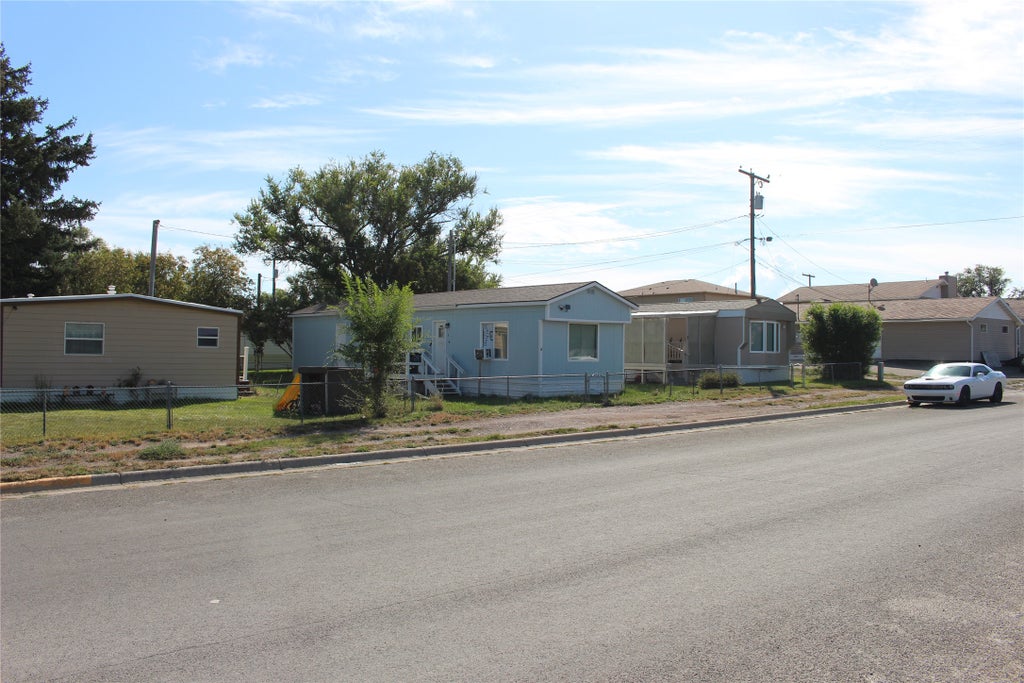 Photo of 1411 Cherry Avenue, Helena, MT 59601 (MLS # 30078075)