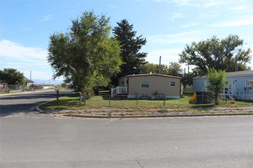 Photo of 1411 Cherry Avenue, Helena, MT 59601 (MLS # 30078075)