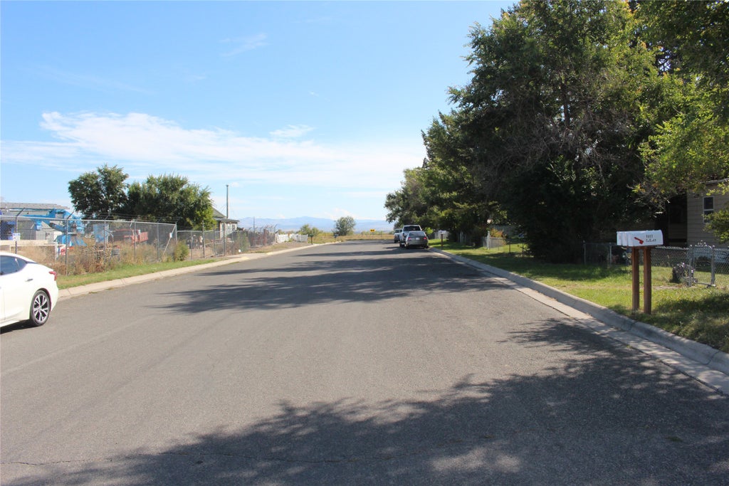 Photo of 1411 Cherry Avenue, Helena, MT 59601 (MLS # 30078075)