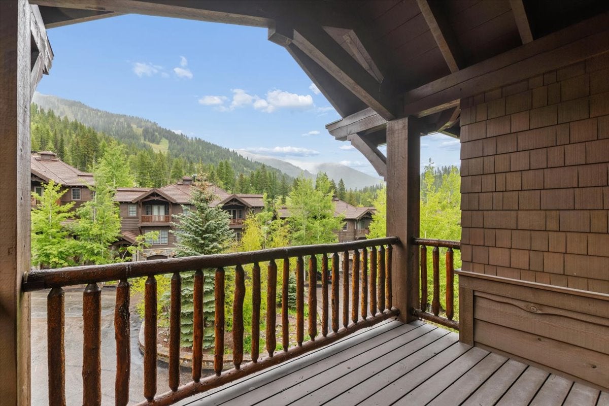 128 Slopeside Drive 18