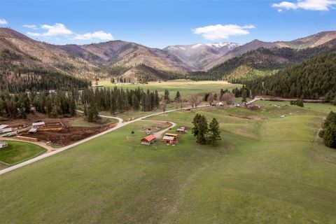 Photo of 965 Quartz Loop, Superior, MT 59872 (MLS # 30069361)