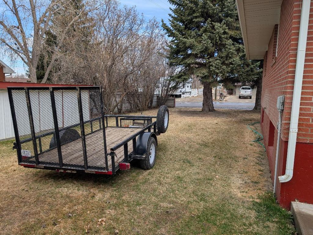 Photo of 300 GALLATIN Street, Shelby, MT 59474 (MLS # 30068736)