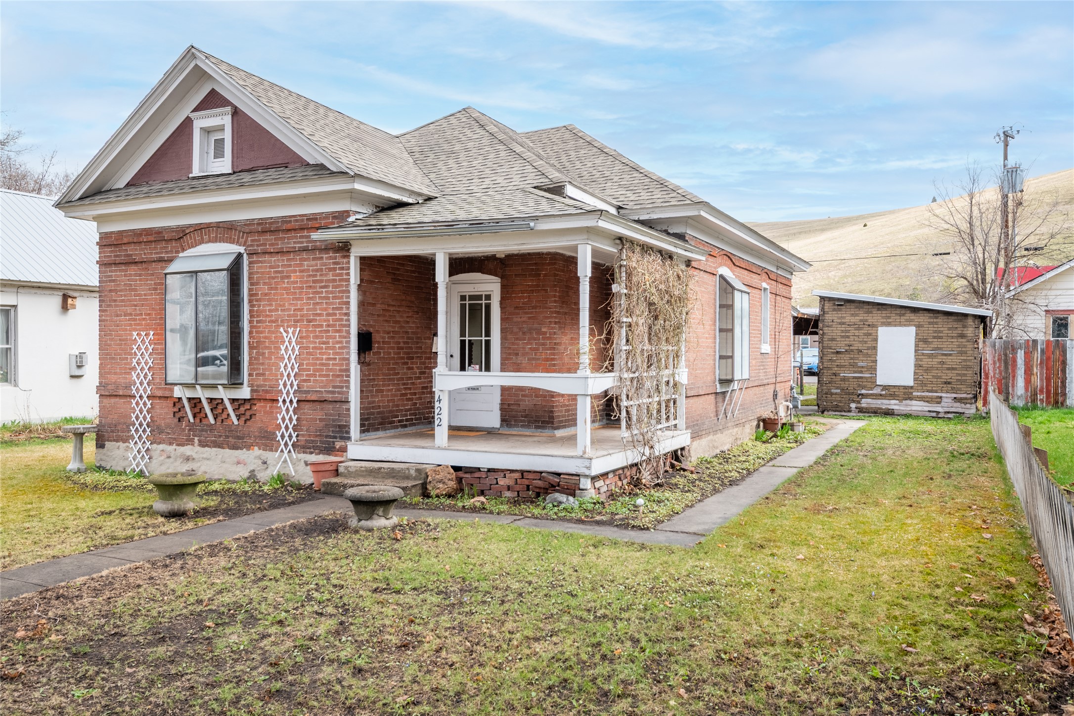 422 N 2nd Street W