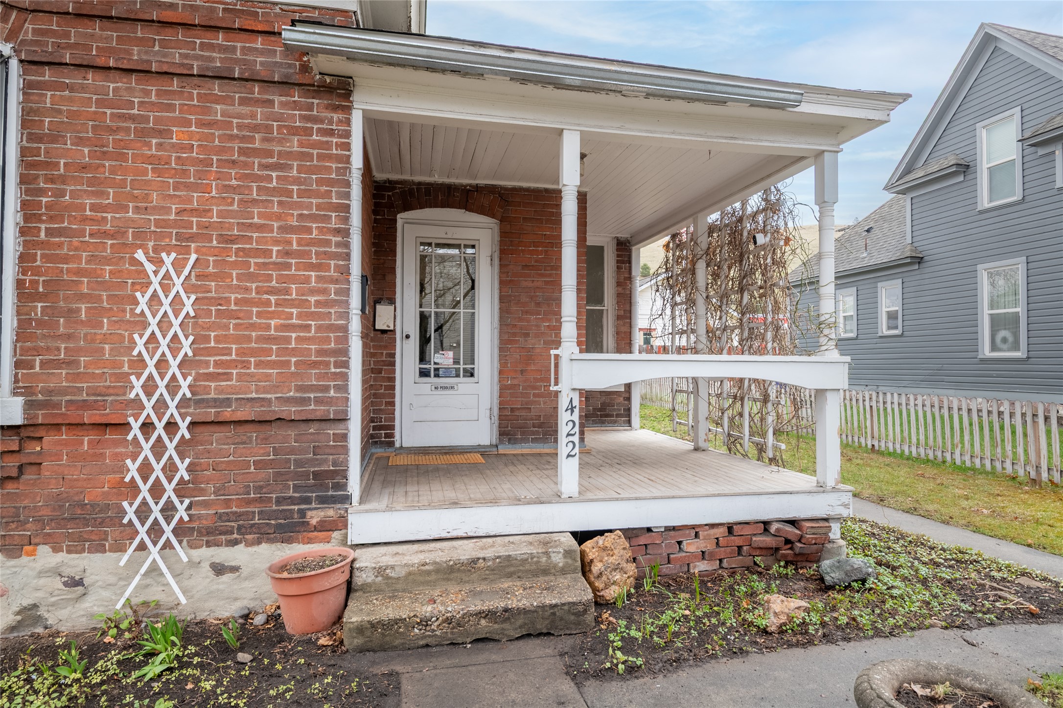 422 N 2nd Street W