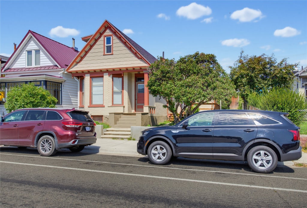 Photo of 1005 W Park Street, Butte, MT 59701 (MLS # 30077272)