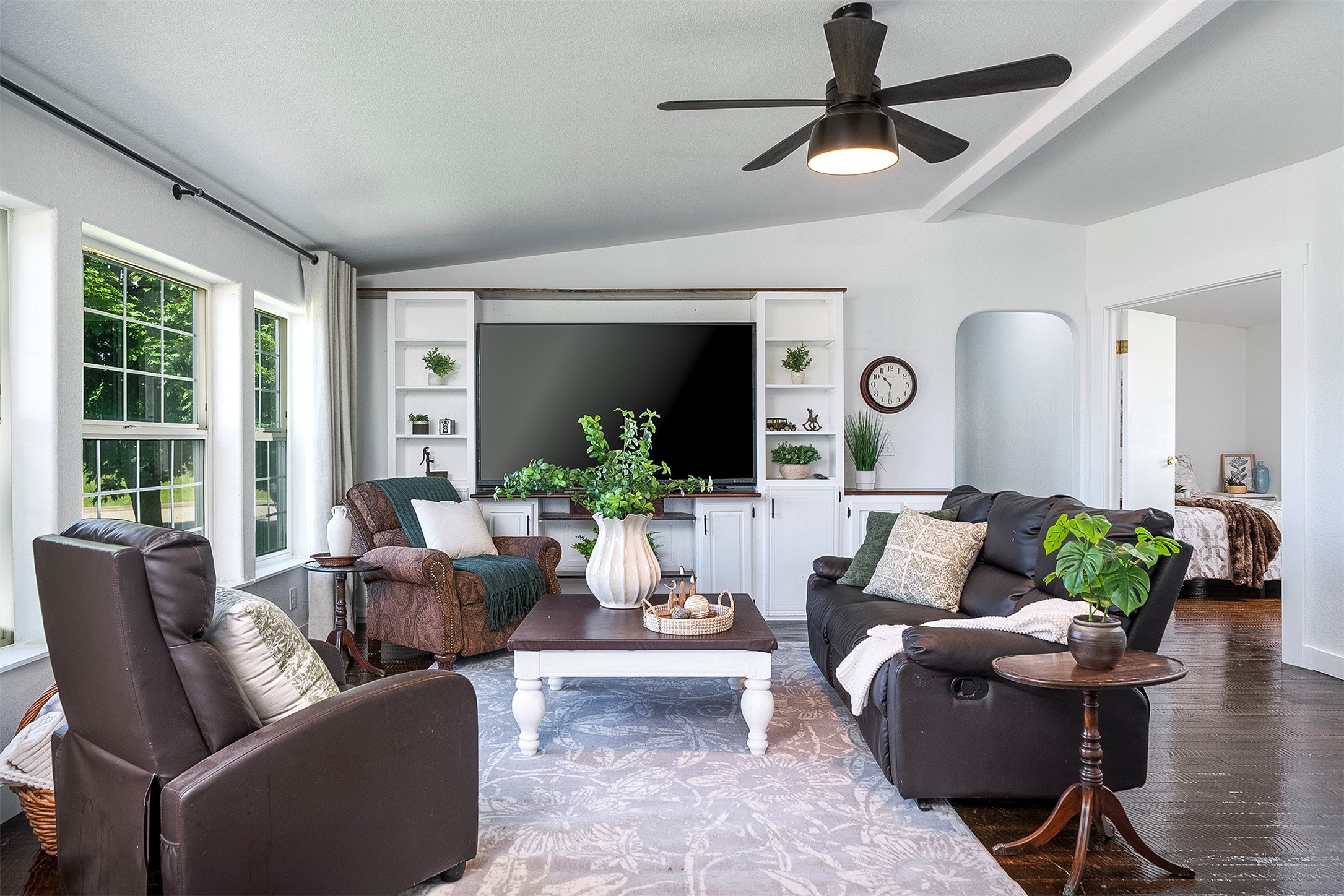 111 W Reserve Drive