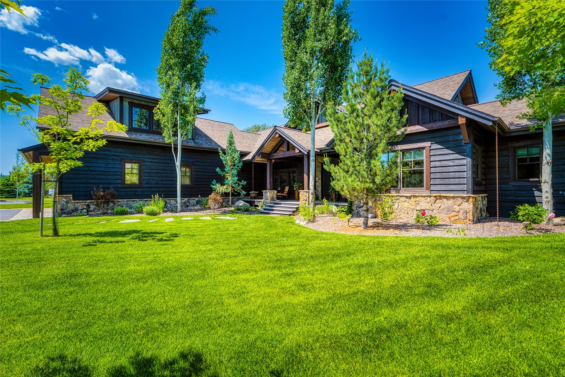3010 River Lakes Drive