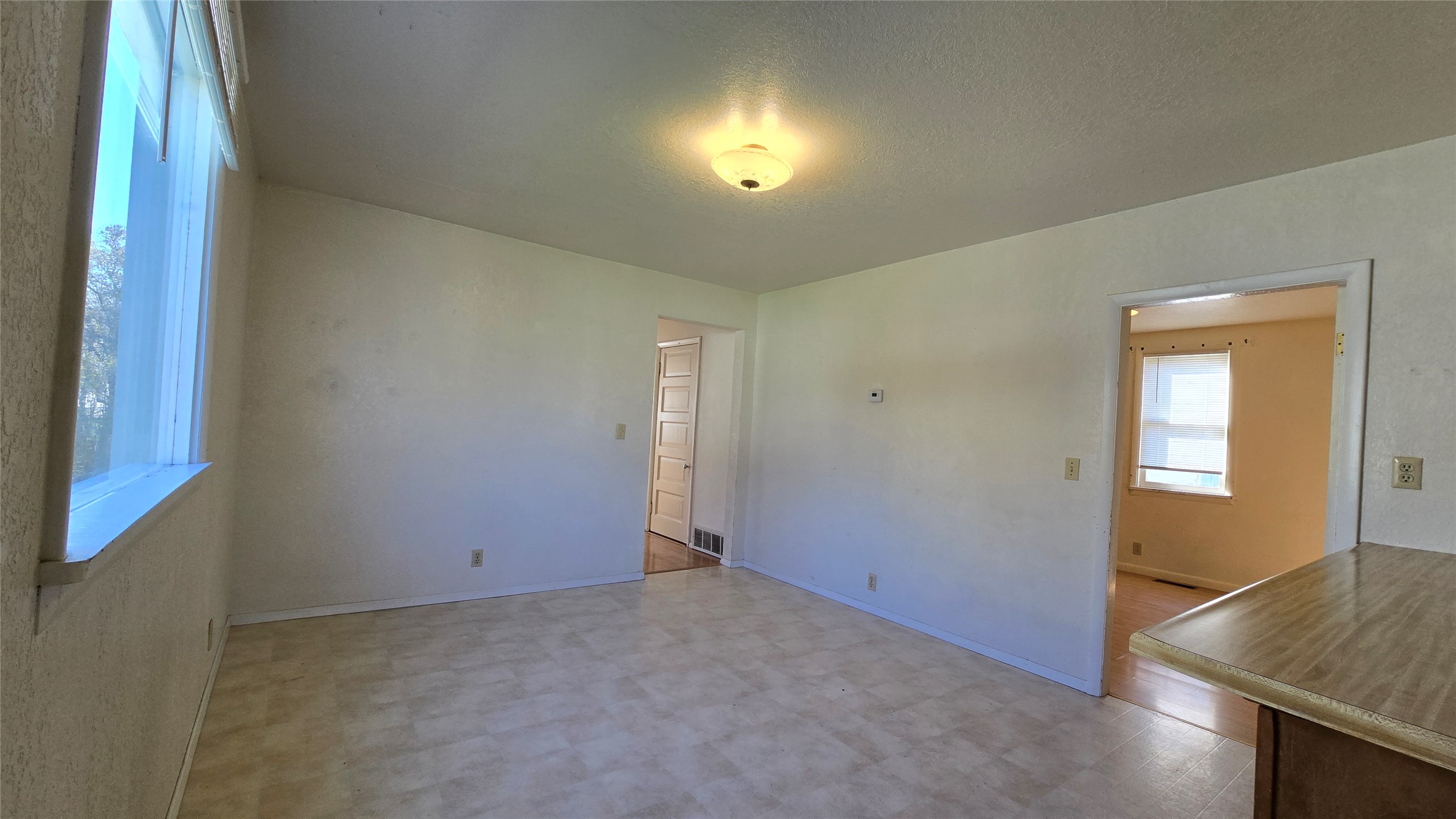 Kalispell, Montana 59901, United States, 3 Bedrooms Bedrooms, ,1 BathroomBathrooms,Residential,Pending,118729