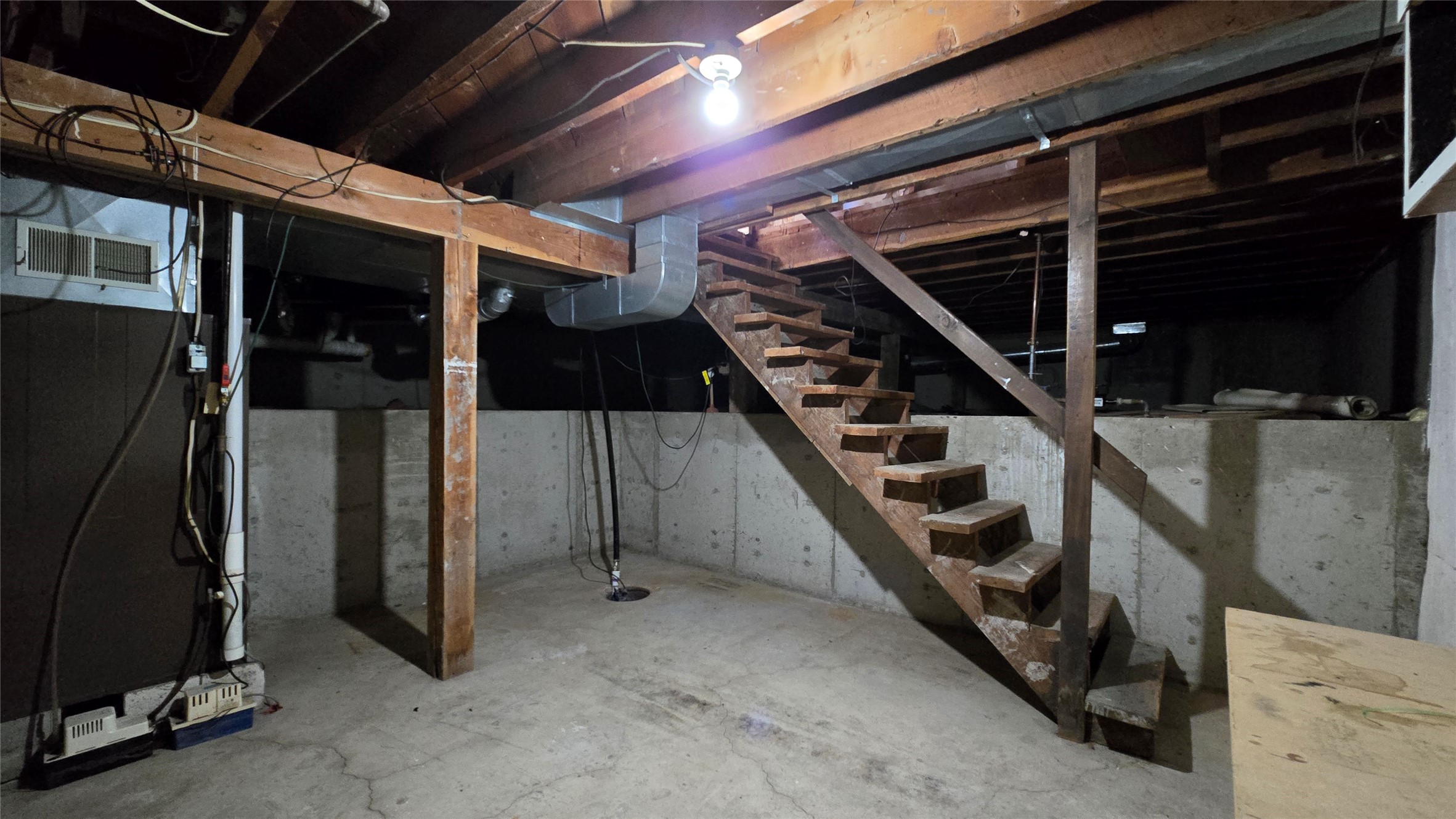 Kalispell, Montana 59901, United States, 3 Bedrooms Bedrooms, ,1 BathroomBathrooms,Residential,Pending,118729