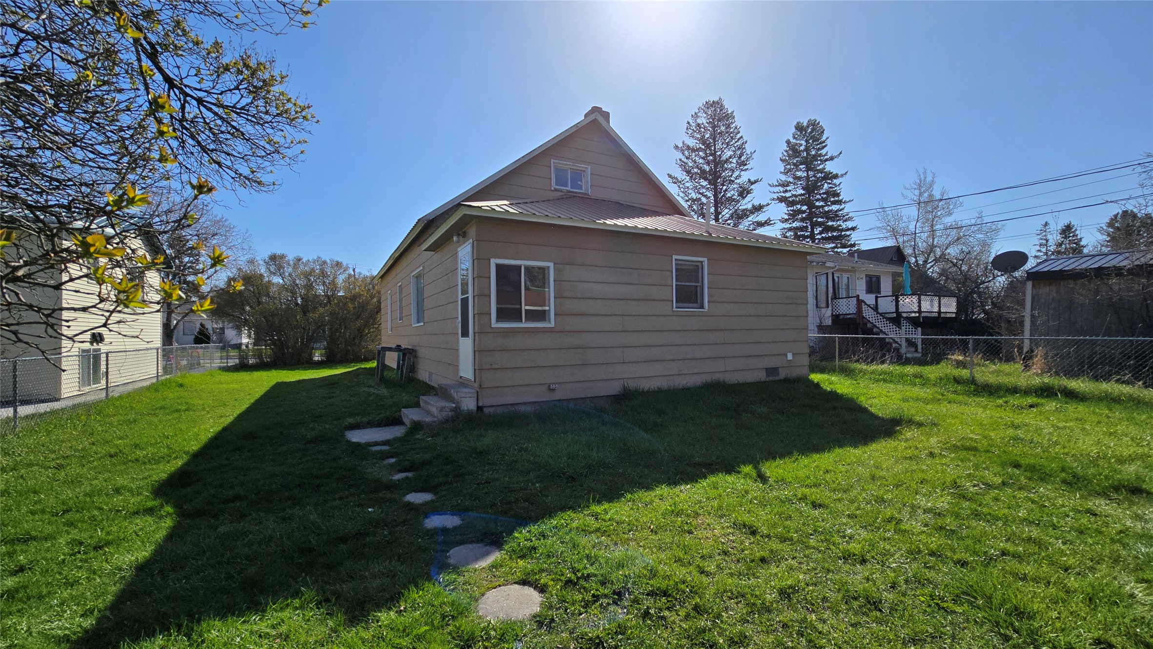 Kalispell, Montana 59901, United States, 3 Bedrooms Bedrooms, ,1 BathroomBathrooms,Residential,Pending,118729