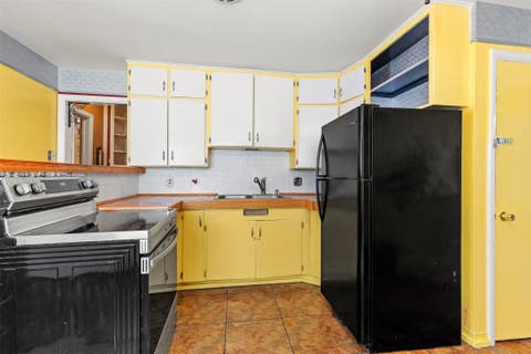 Tiny photo for 321 W 6th Street, Anaconda, MT 59711 (MLS # 30076437)