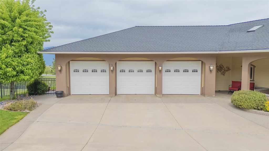 Photo of 402 Rainier Court, Missoula, MT 59803 (MLS # 30071096)