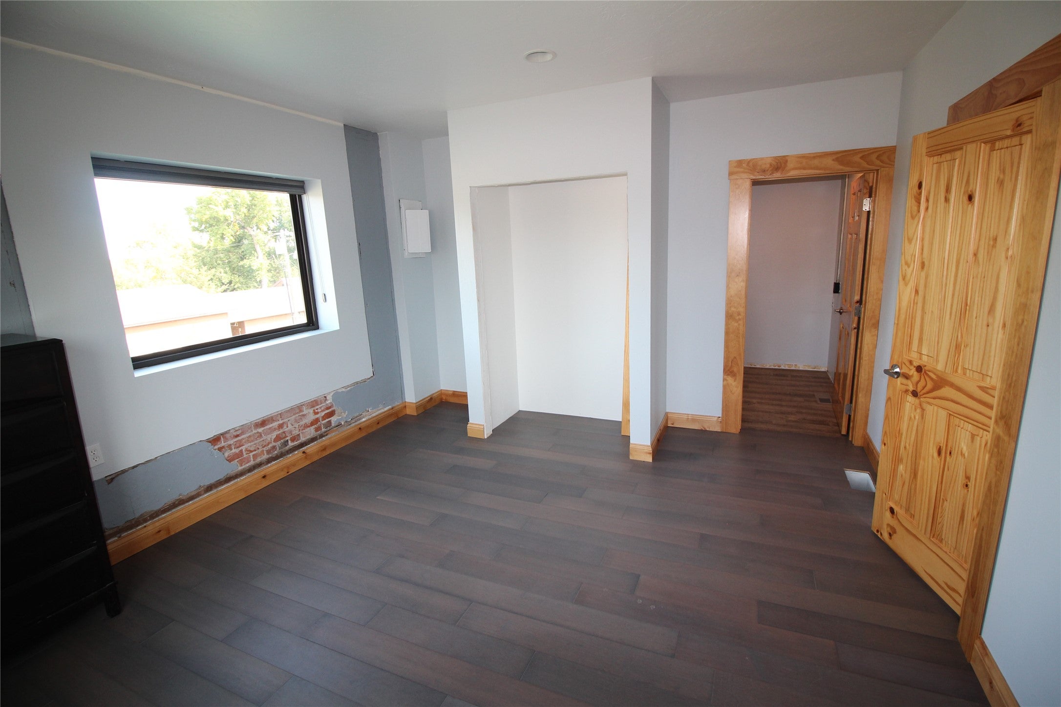 1 Central Avenue E