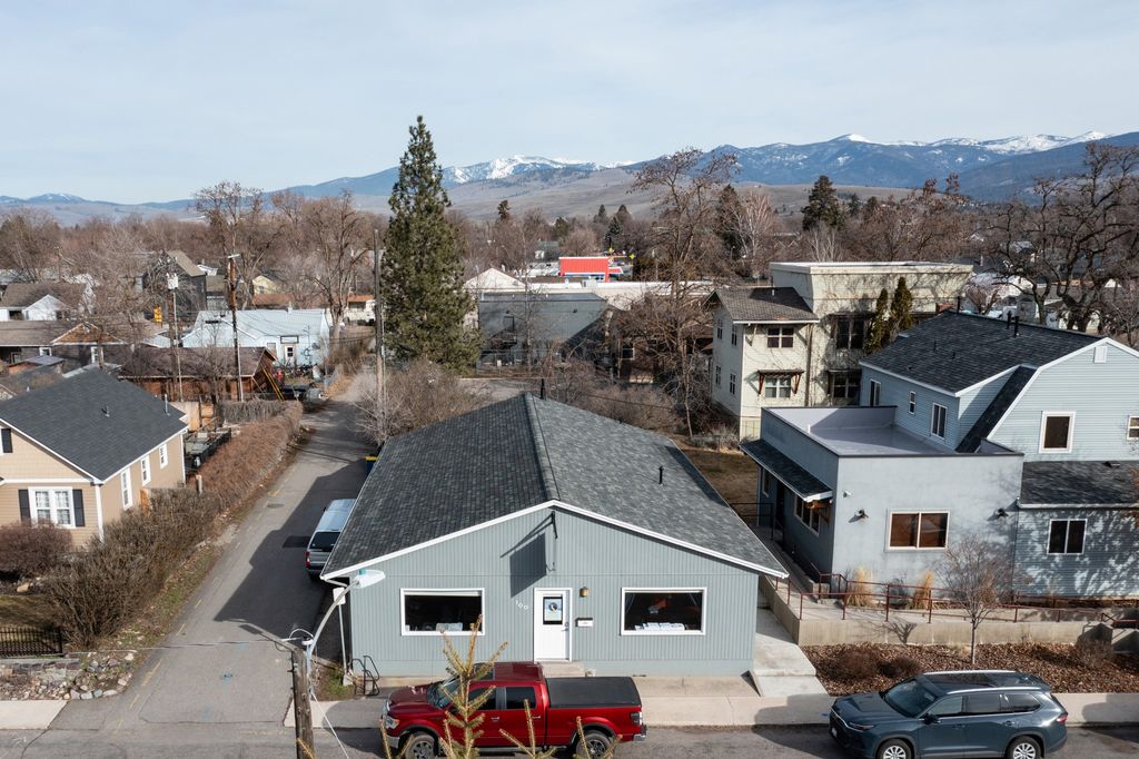 Photo of 100 North Avenue W, Missoula, MT 59801 (MLS # 30066385)