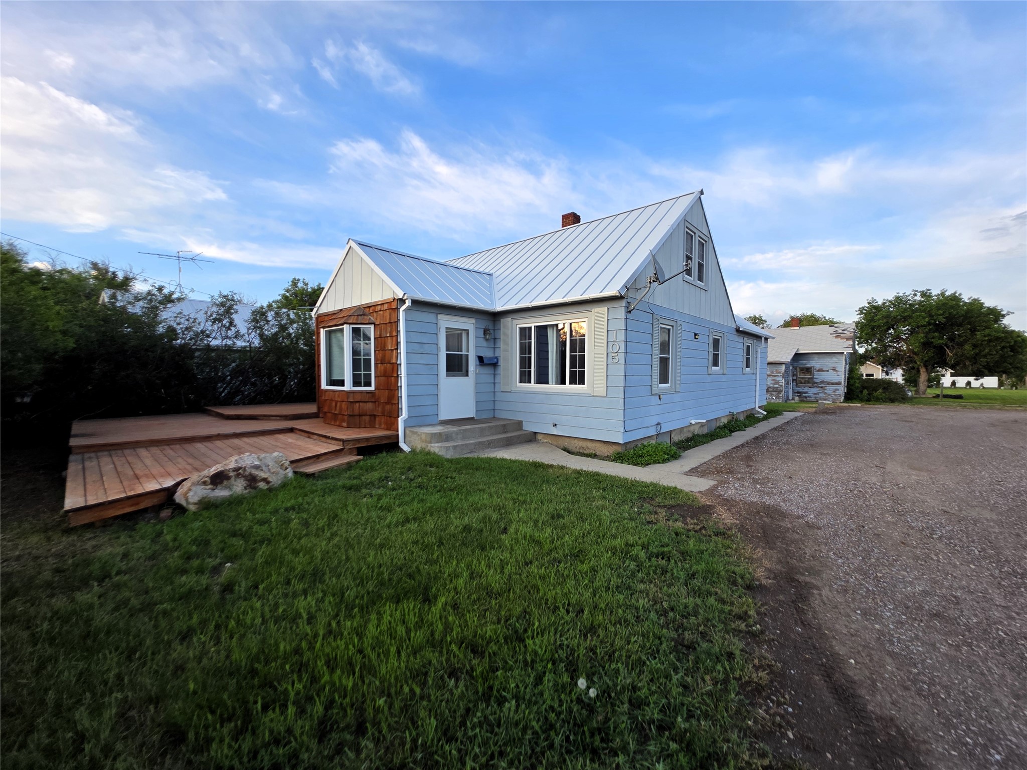 105 2nd Avenue NW