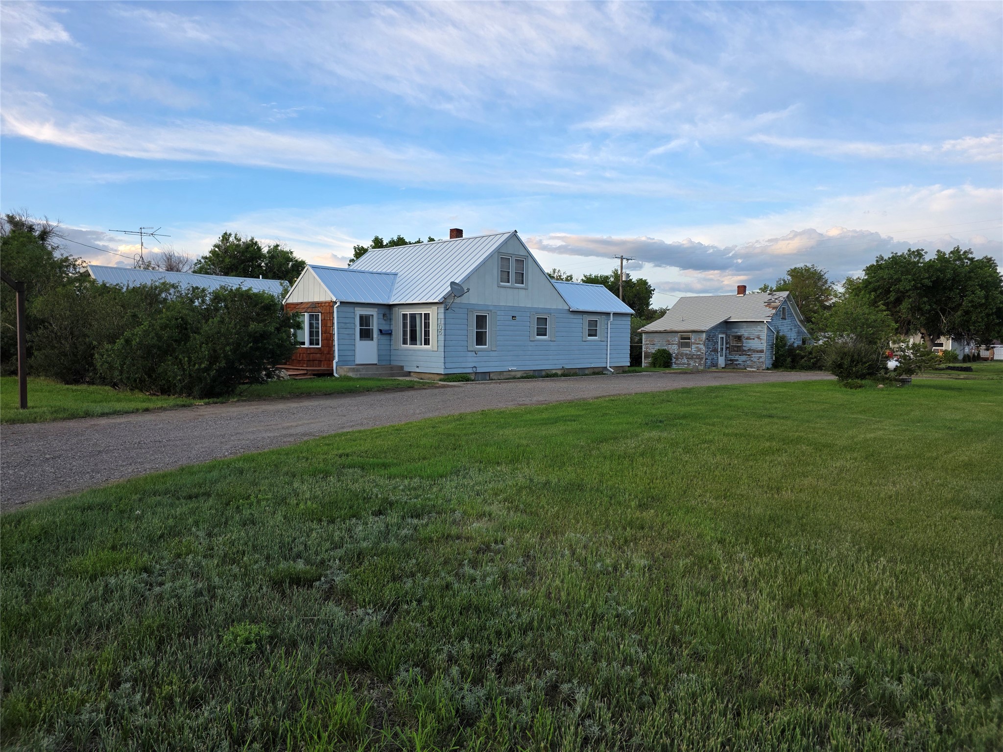 105 2nd Avenue NW