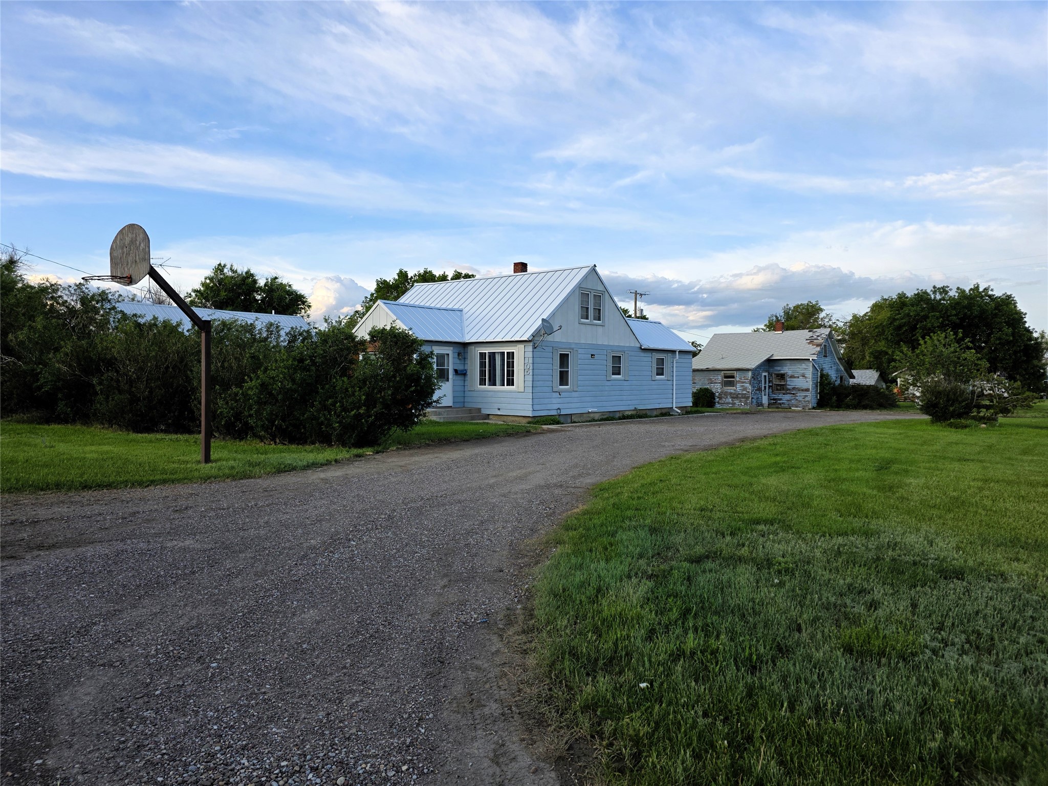 105 2nd Avenue NW