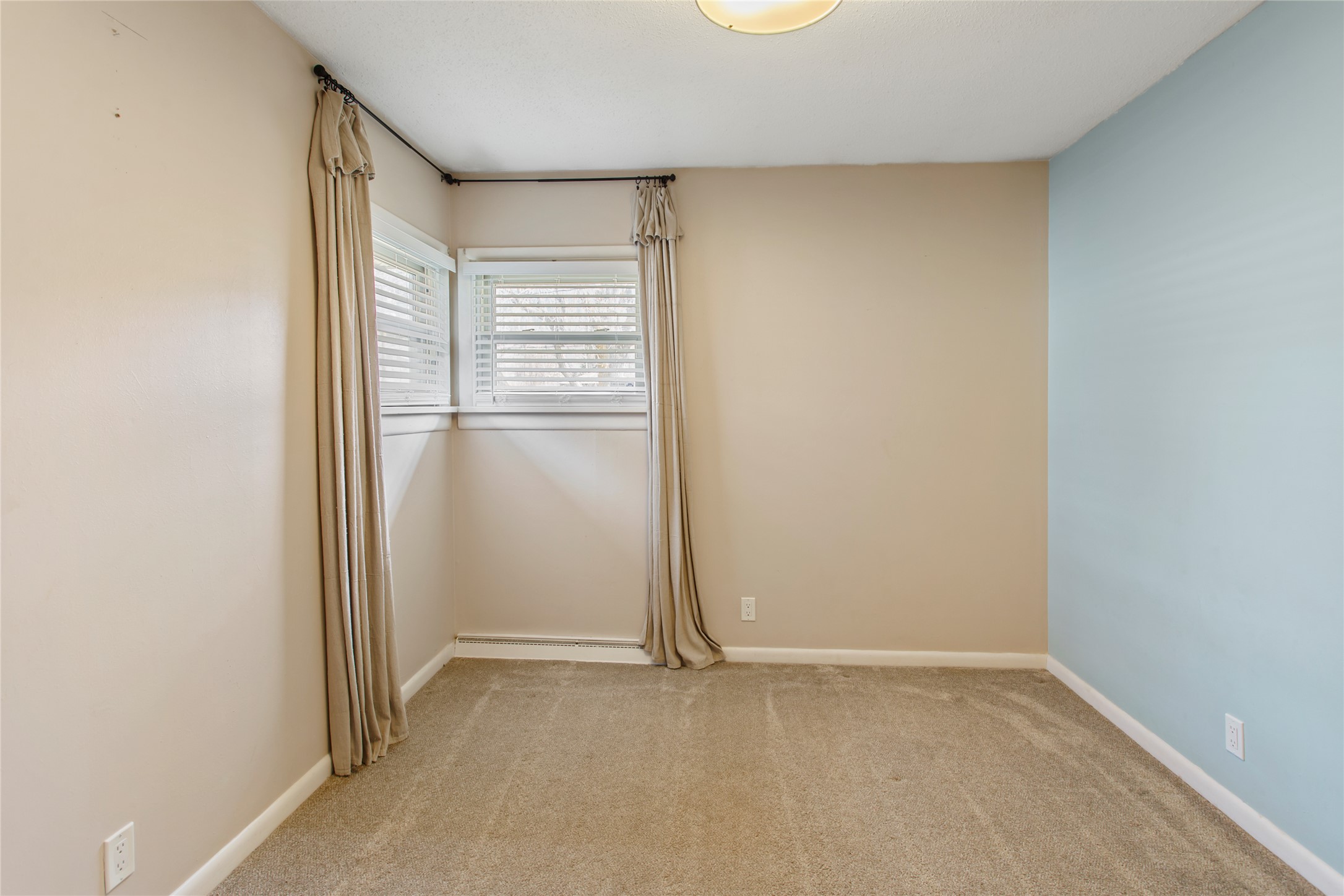 Butte, Montana 59701, United States, 4 Bedrooms Bedrooms, ,2 BathroomsBathrooms,Residential,Pending,24884