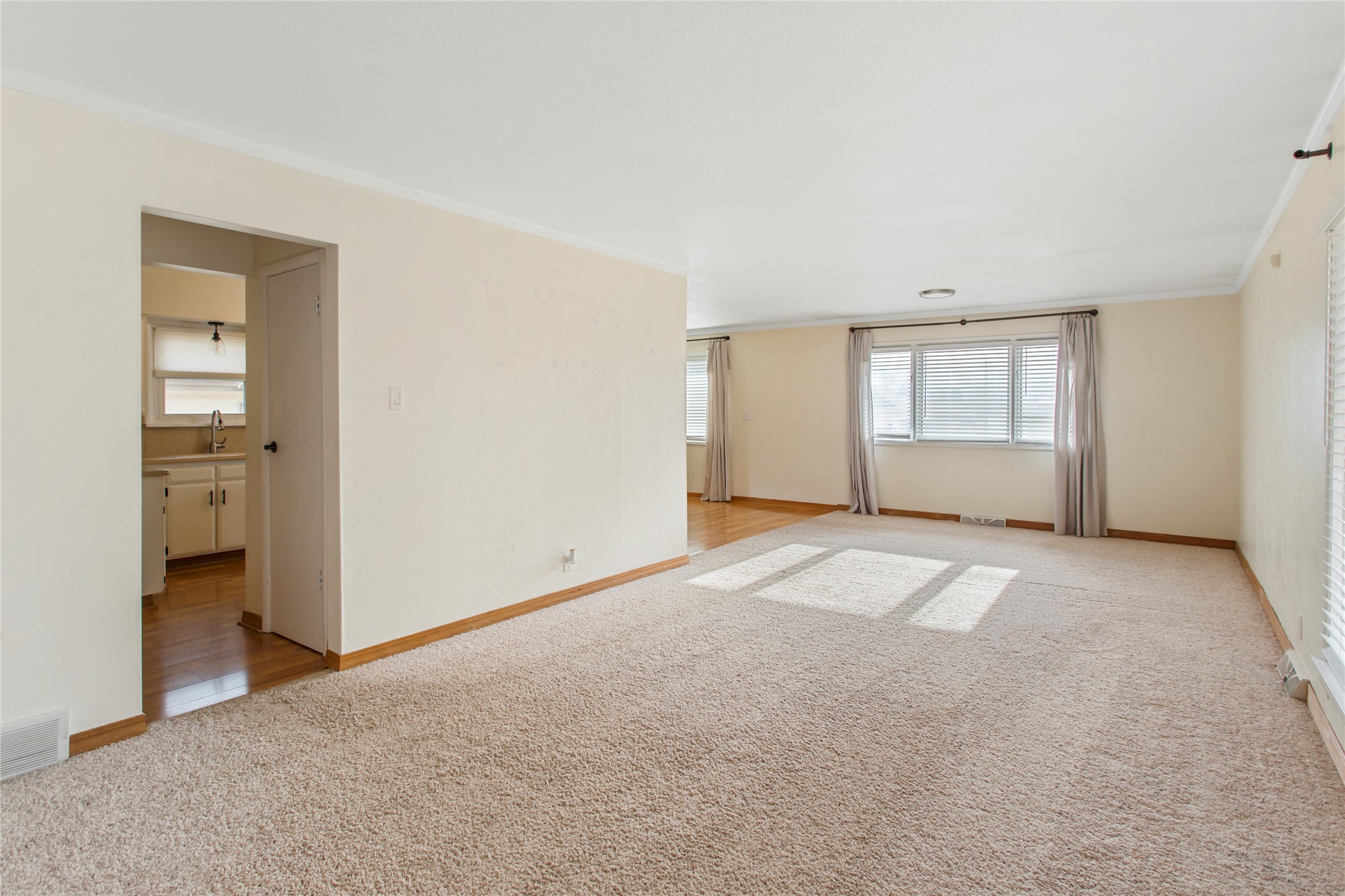 Butte, Montana 59701, United States, 4 Bedrooms Bedrooms, ,2 BathroomsBathrooms,Residential,Pending,24884