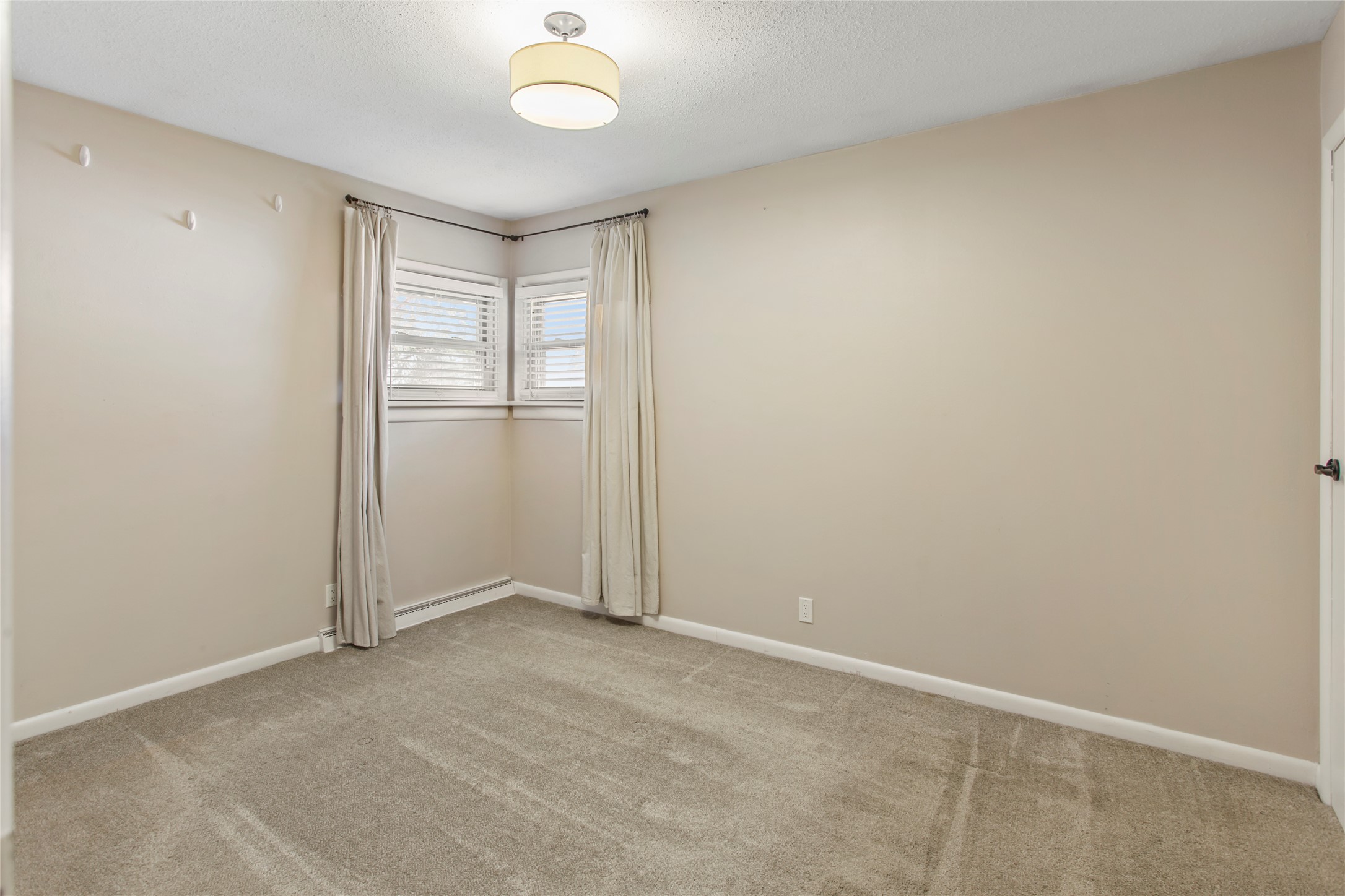 Butte, Montana 59701, United States, 4 Bedrooms Bedrooms, ,2 BathroomsBathrooms,Residential,Pending,24884