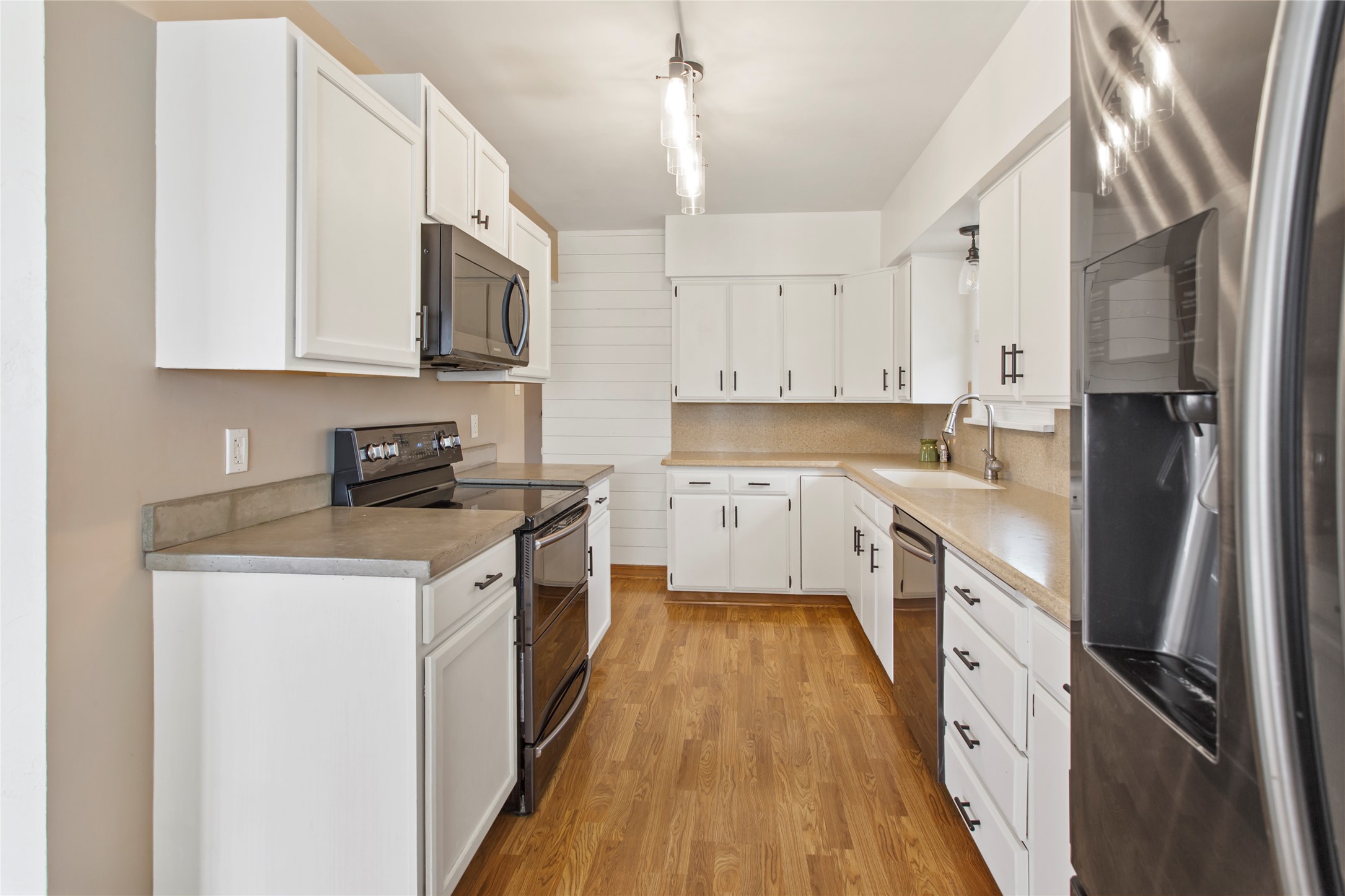 Butte, Montana 59701, United States, 4 Bedrooms Bedrooms, ,2 BathroomsBathrooms,Residential,Pending,24884