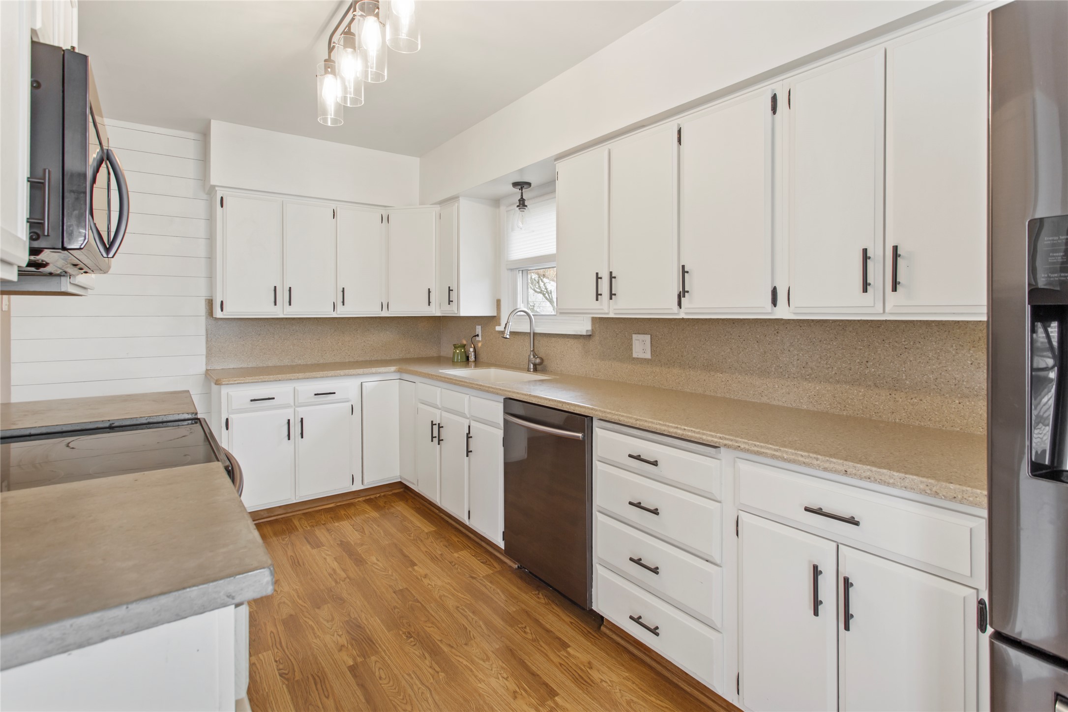 Butte, Montana 59701, United States, 4 Bedrooms Bedrooms, ,2 BathroomsBathrooms,Residential,Pending,24884