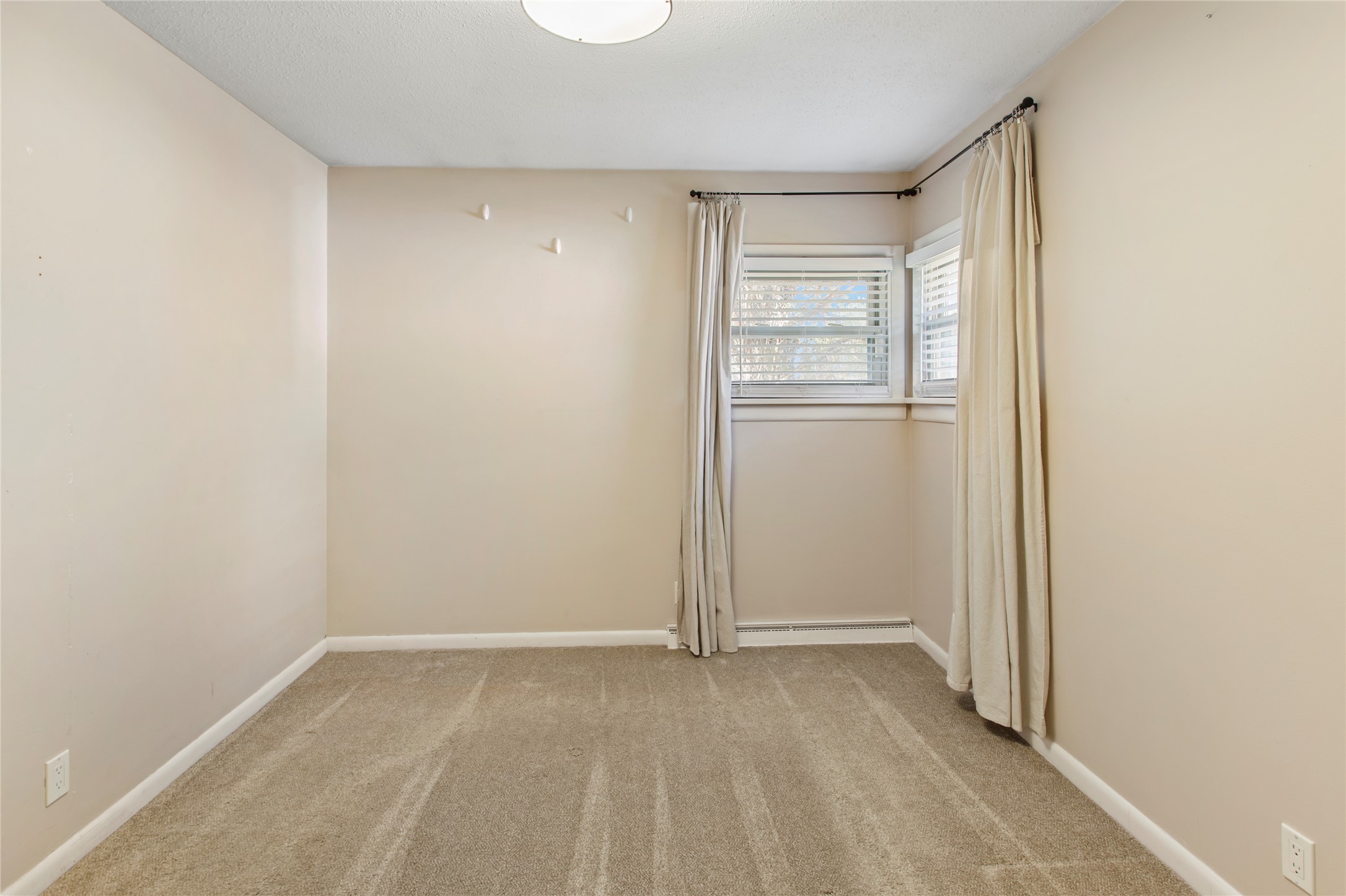 Butte, Montana 59701, United States, 4 Bedrooms Bedrooms, ,2 BathroomsBathrooms,Residential,Pending,24884