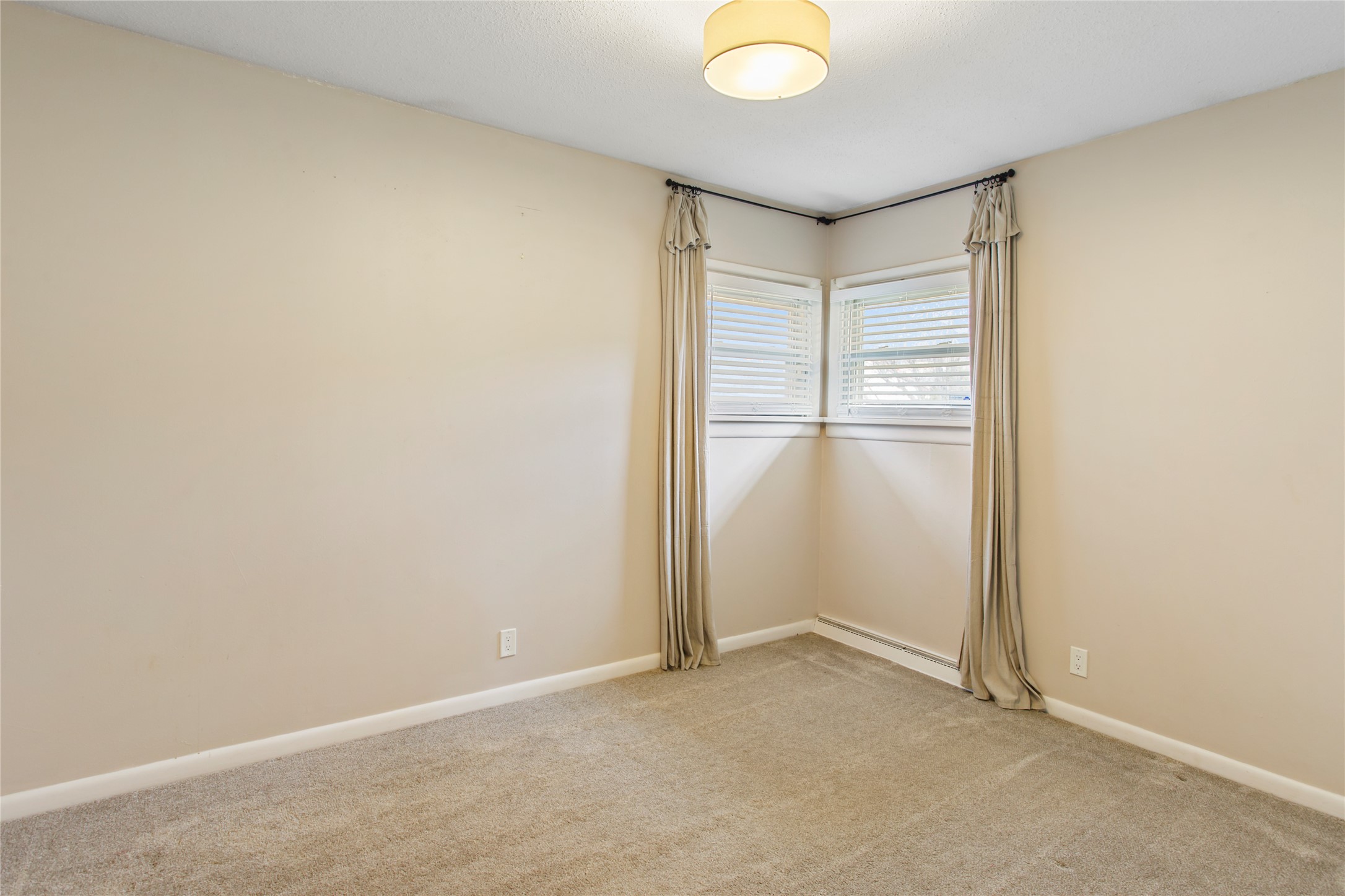 Butte, Montana 59701, United States, 4 Bedrooms Bedrooms, ,2 BathroomsBathrooms,Residential,Pending,24884