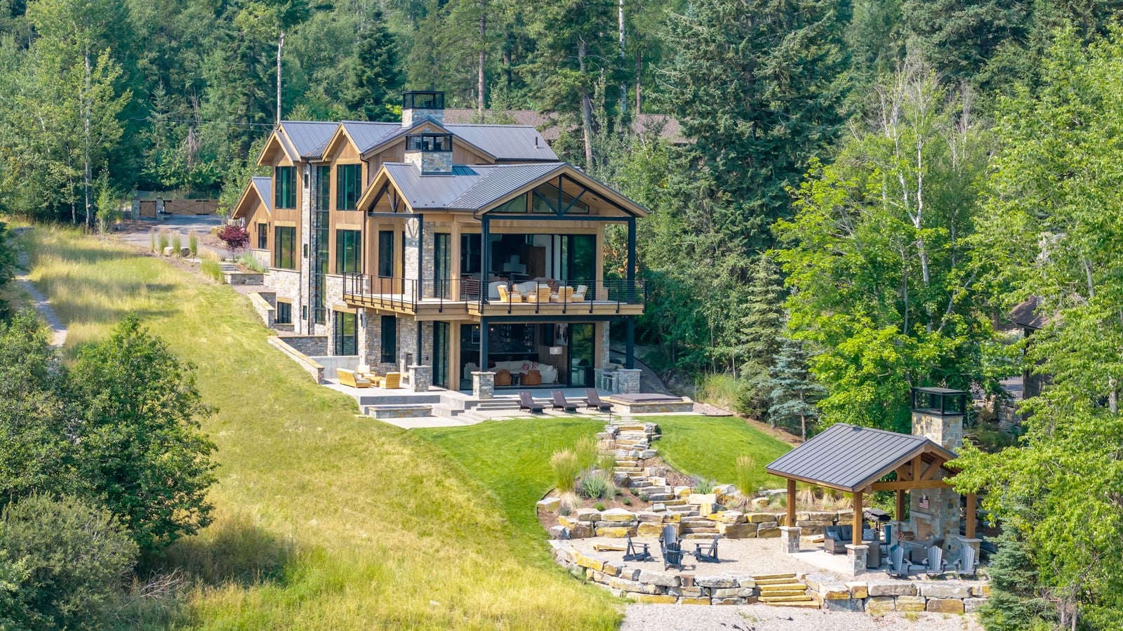 1500 W Lakeshore Drive