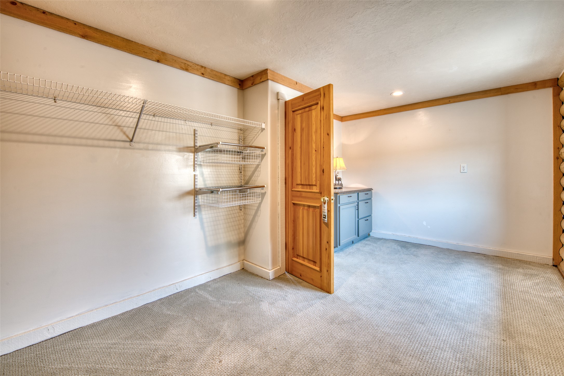 Hamilton, Montana 59840, United States, 3 Bedrooms Bedrooms, ,3 BathroomsBathrooms,Residential,Active,104354